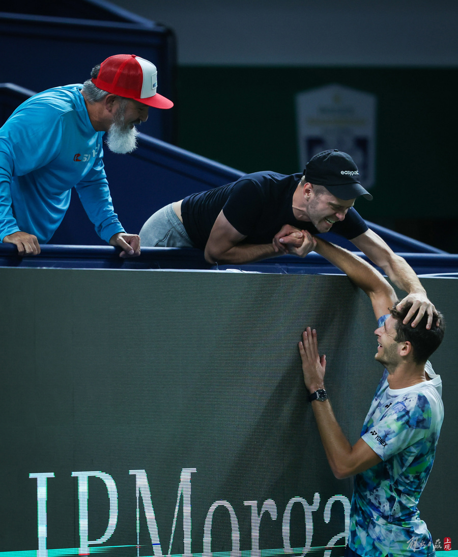 西班牙网球队血洗意大利网球队，费德勒统治全场