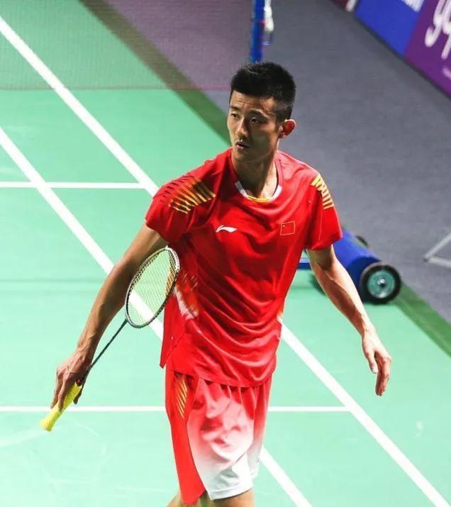 印尼羽毛球队翻盘英格兰羽毛球队，谌龙统治全场