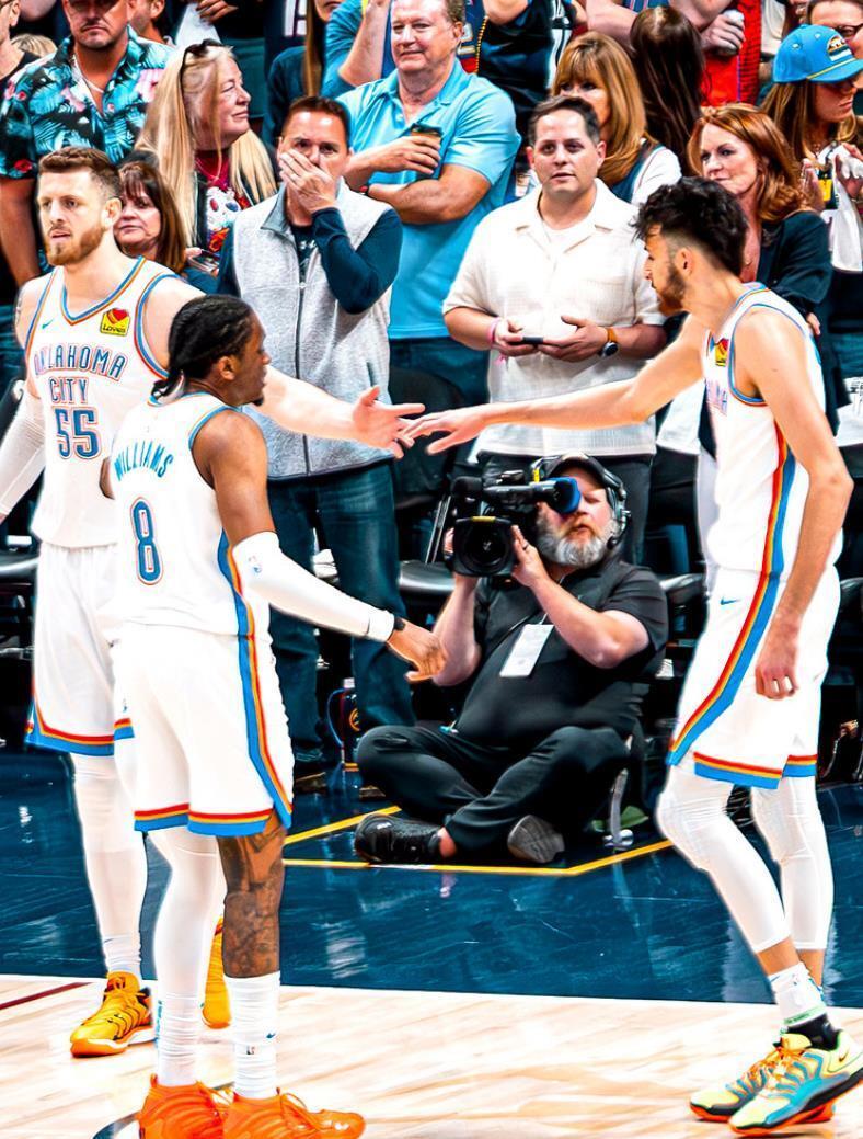 波兰男篮险胜掘金，麦科勒姆三分雨点燃全场