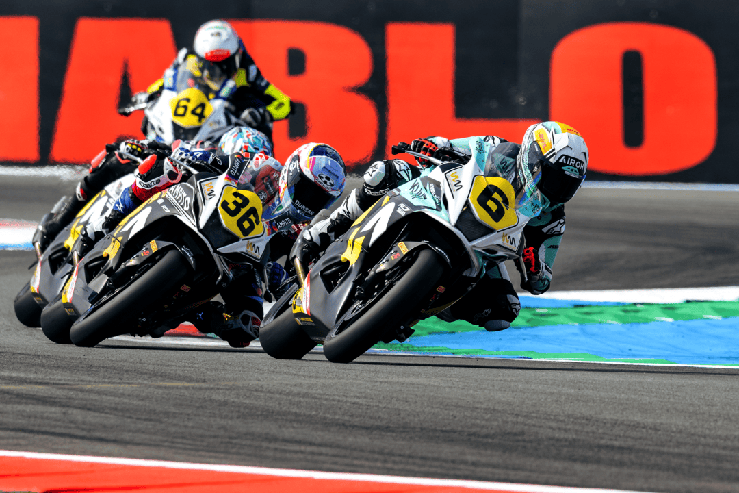 包含世界聚焦！赛车赛事全球收视创新高的词条