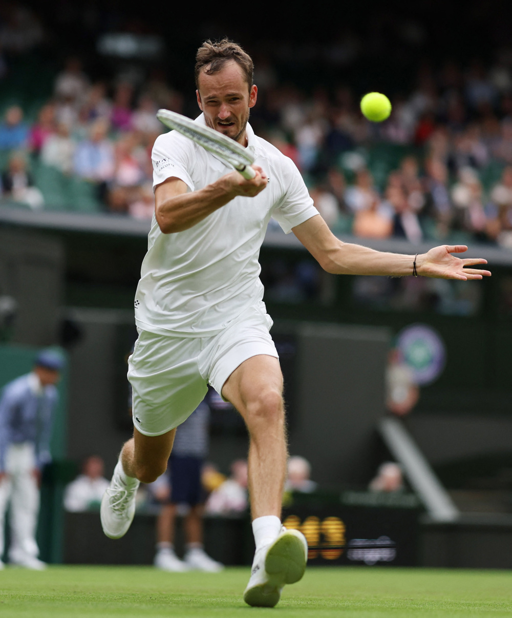 年终总决赛逆转温网,梅德韦杰夫高光表现 年终总决赛逆转温网,梅德韦杰夫高光表现