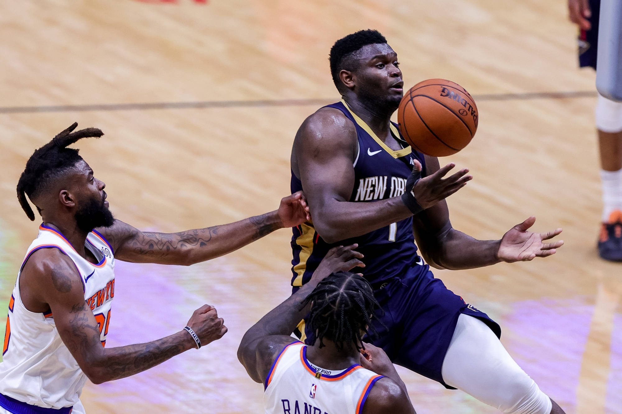 爱游戏官网-鹈鹕完胜尼克斯，胡金秋点燃赛场