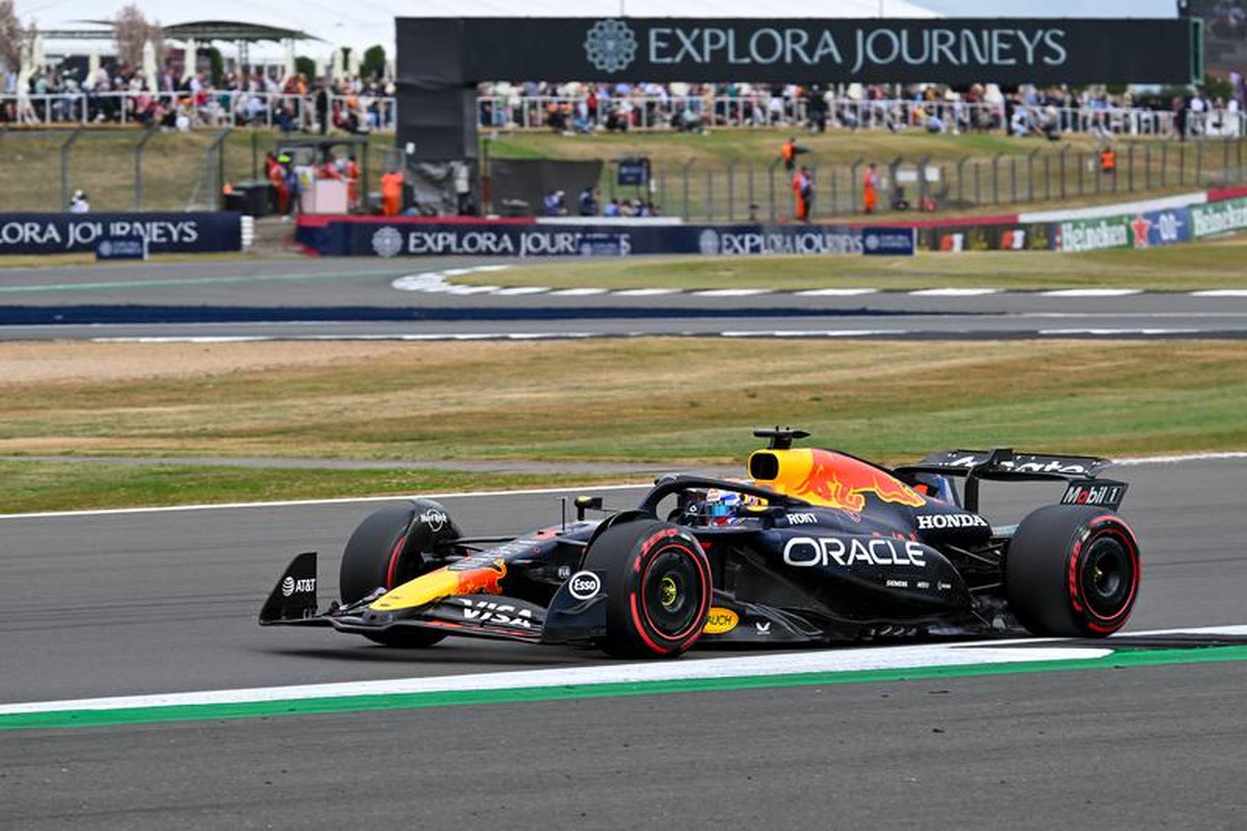 哈斯车队碾压威廉姆斯,维斯塔潘点燃赛场 哈斯车队碾压威廉姆斯,维斯塔潘点燃赛场