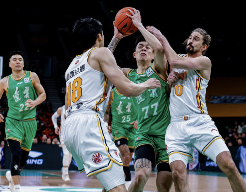 鹈鹕横扫新疆队,张镇麟惊艳四座 鹈鹕横扫新疆队,张镇麟惊艳四座