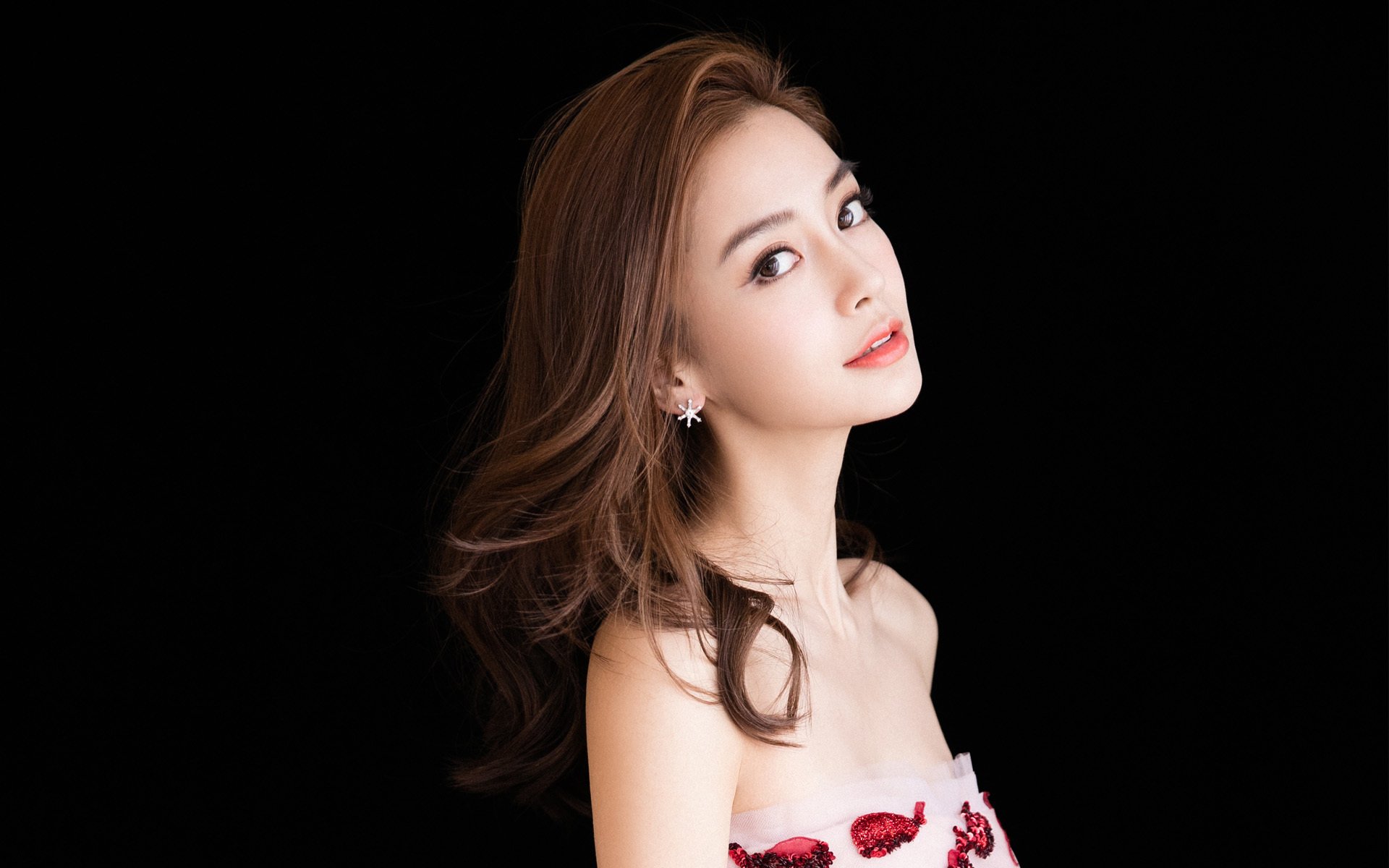 血脉贲张的绝杀,铸就不朽传奇,德约科维奇如何在总决赛的阴影下,完成了对温网的终极复仇?