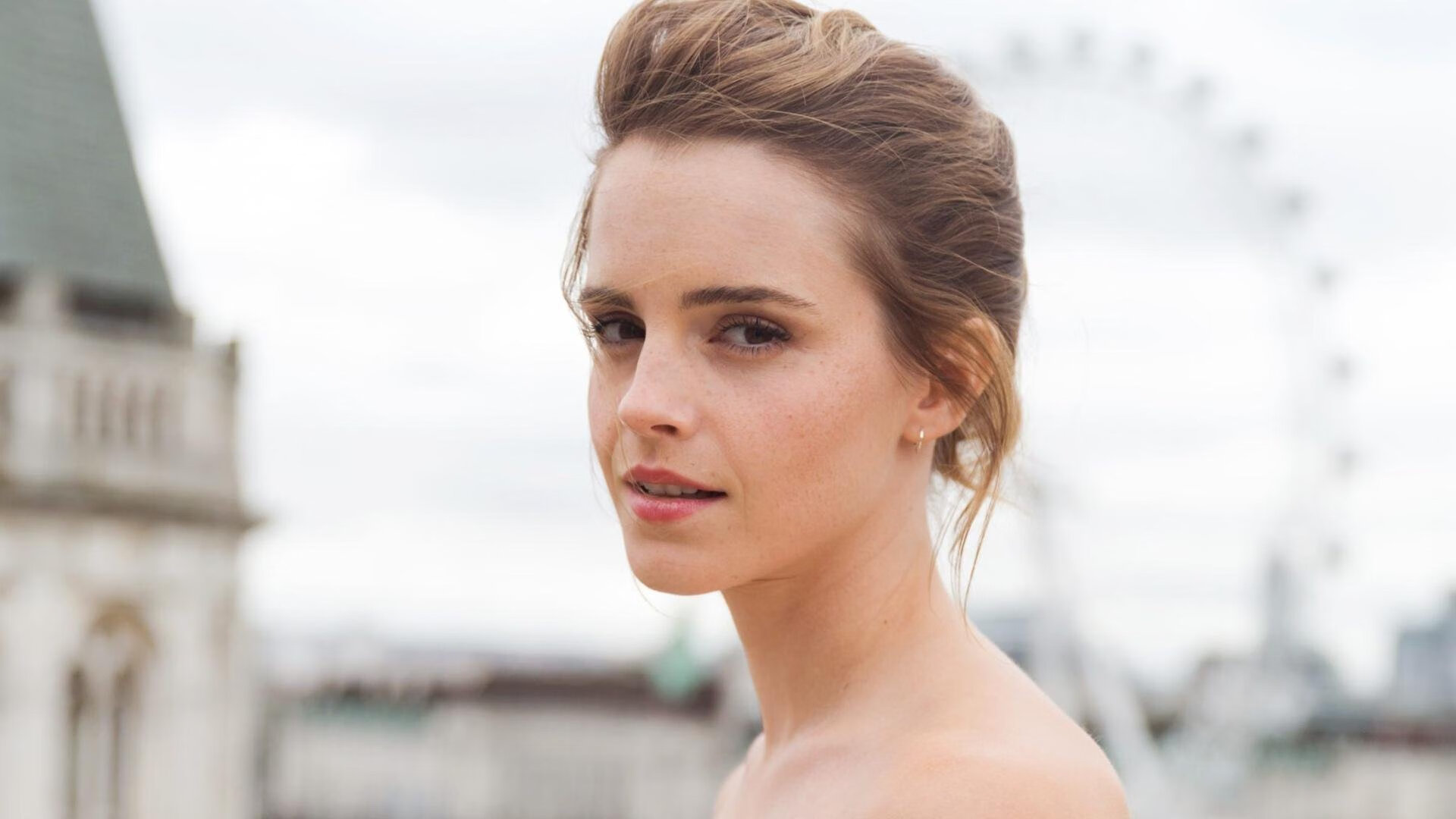 0.4秒定生死，迈凯伦如何用一次进站碾碎哈斯50圈的苦守