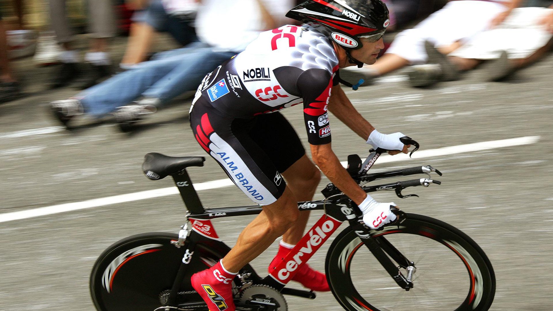 文班亚马天神下凡撕裂防线,爵士队狂飙碾压广东队创纪录