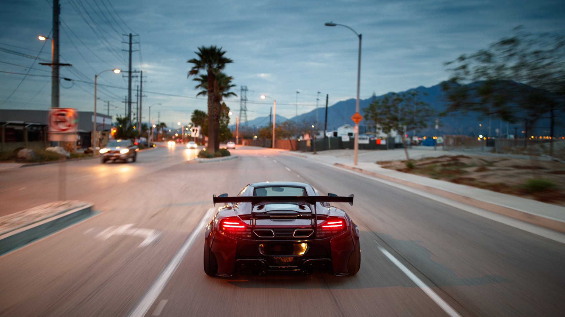 跨界奇迹,牙买加足球压制厄瓜多尔,姆巴佩F1街道赛上演接管秀