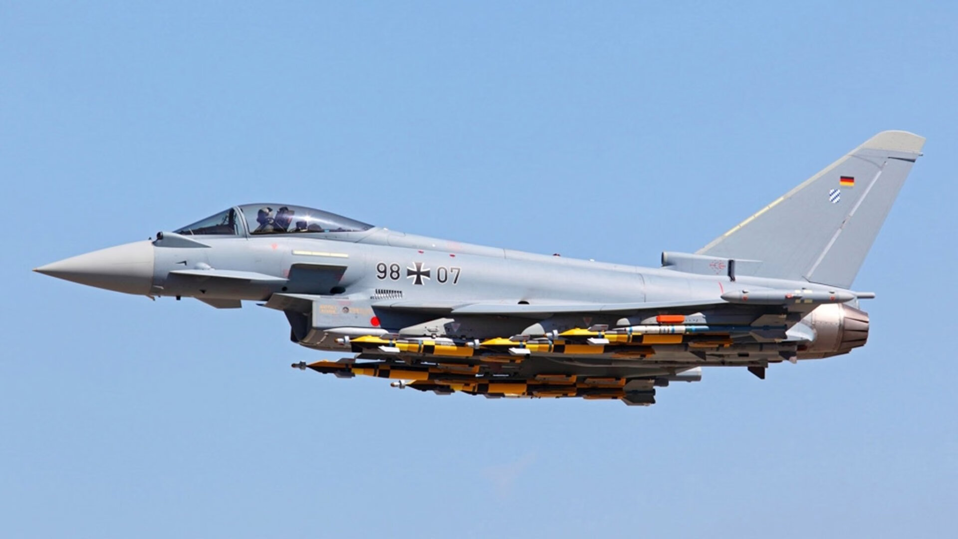 天空的掌控者,布克制空式发挥引领山西队全面压制鹈鹕